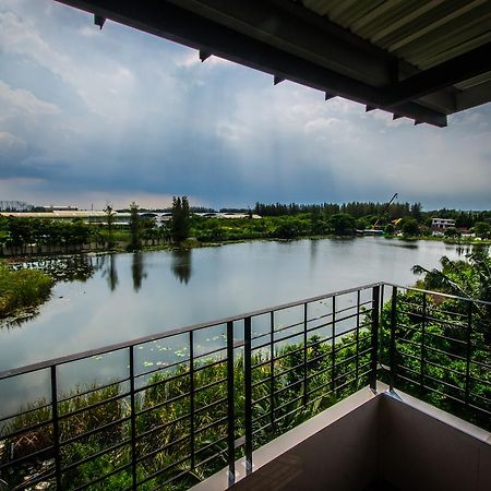 Na Siri Lake View Szamutprakan Kültér fotó