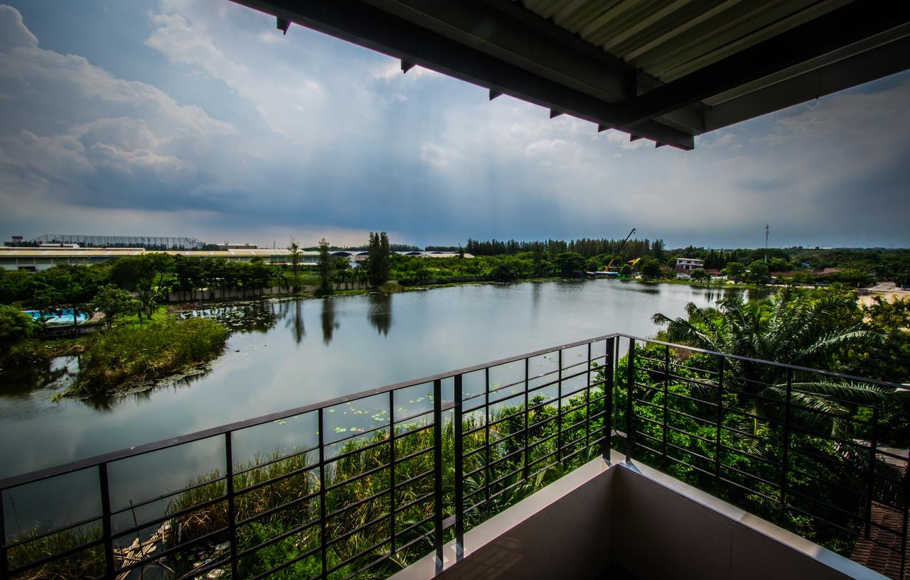 Na Siri Lake View Szamutprakan Kültér fotó